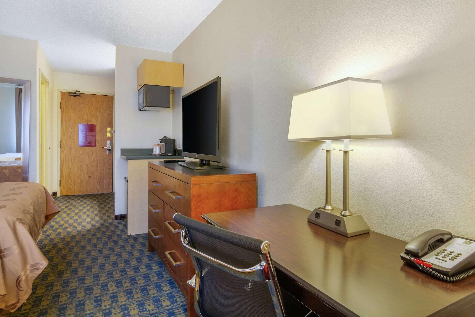 Quality Inn & Suites Lakewood - Denver Southwest エクステリア 写真