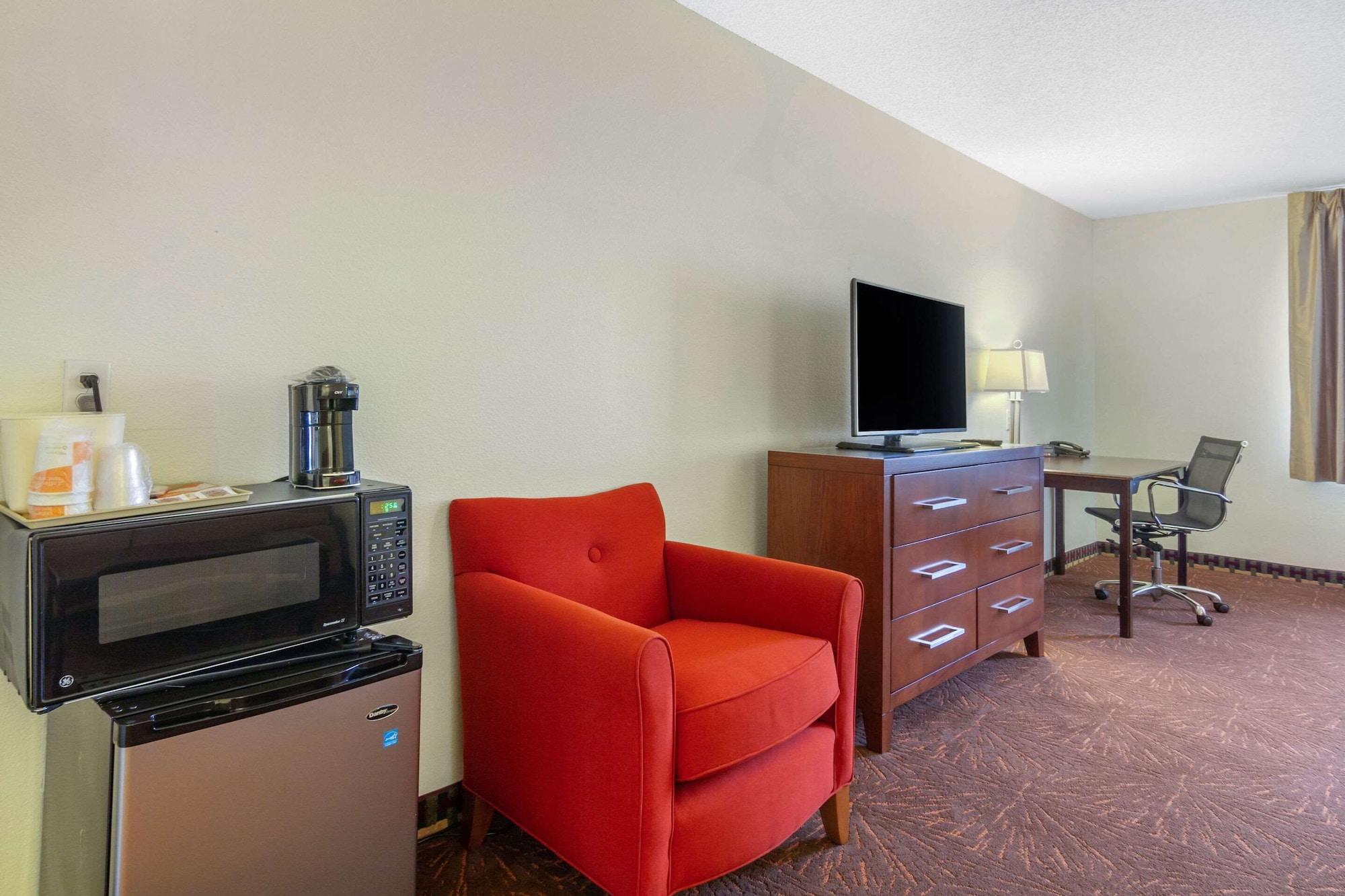 Quality Inn & Suites Lakewood - Denver Southwest エクステリア 写真