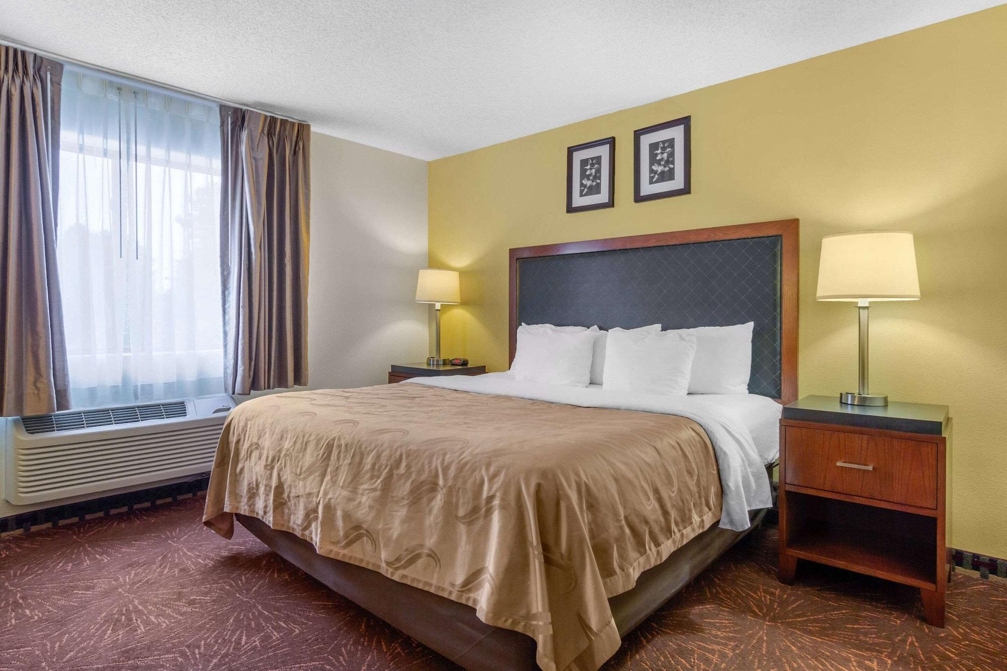 Quality Inn & Suites Lakewood - Denver Southwest エクステリア 写真