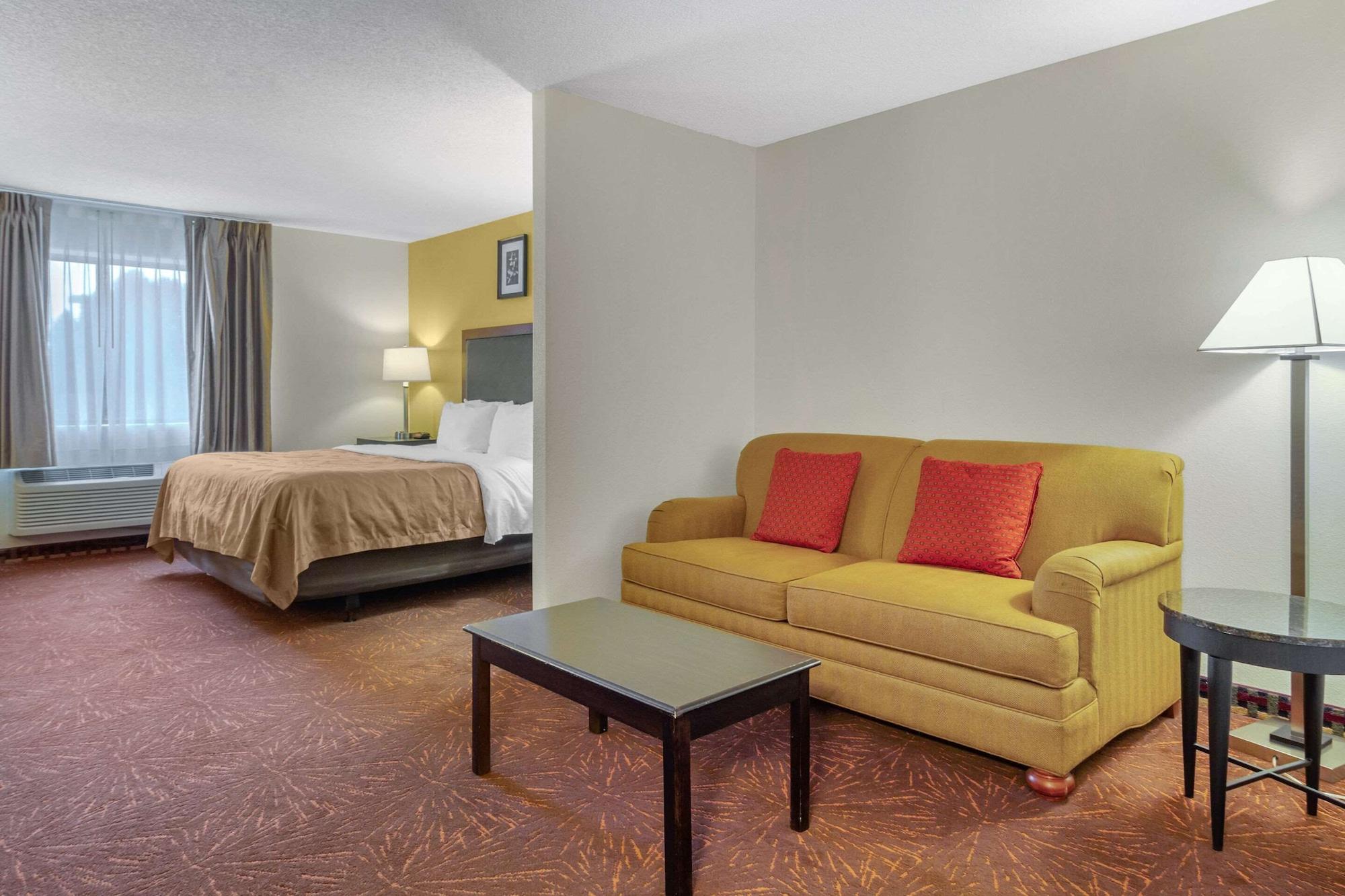 Quality Inn & Suites Lakewood - Denver Southwest エクステリア 写真