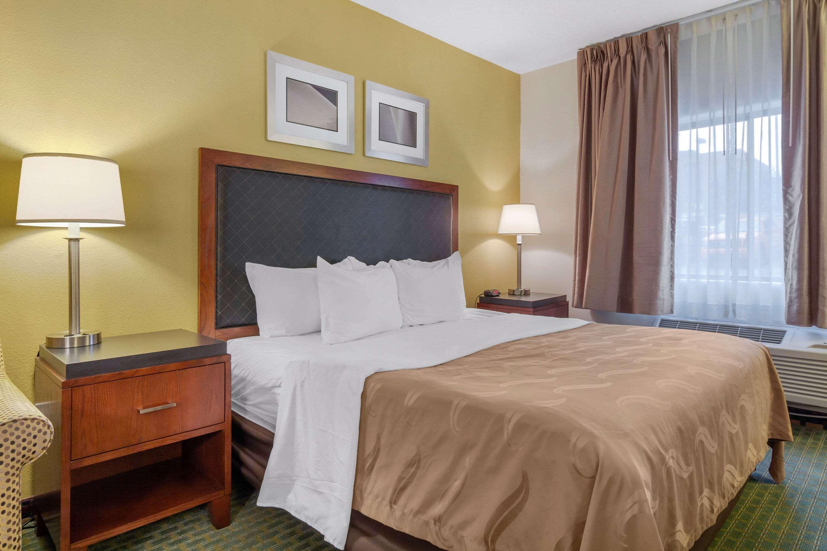 Quality Inn & Suites Lakewood - Denver Southwest エクステリア 写真