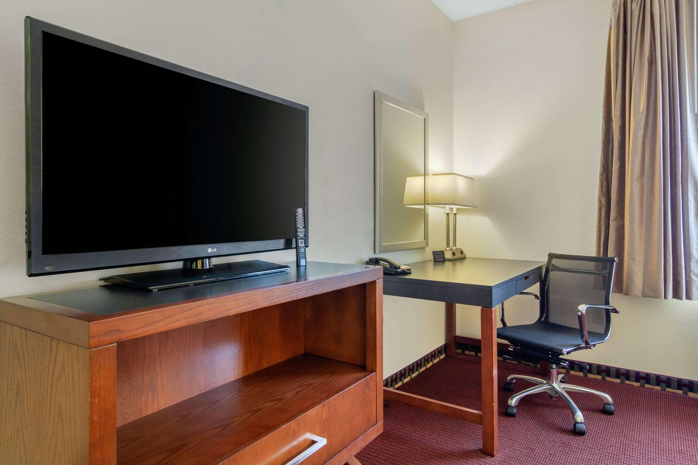 Quality Inn & Suites Lakewood - Denver Southwest エクステリア 写真
