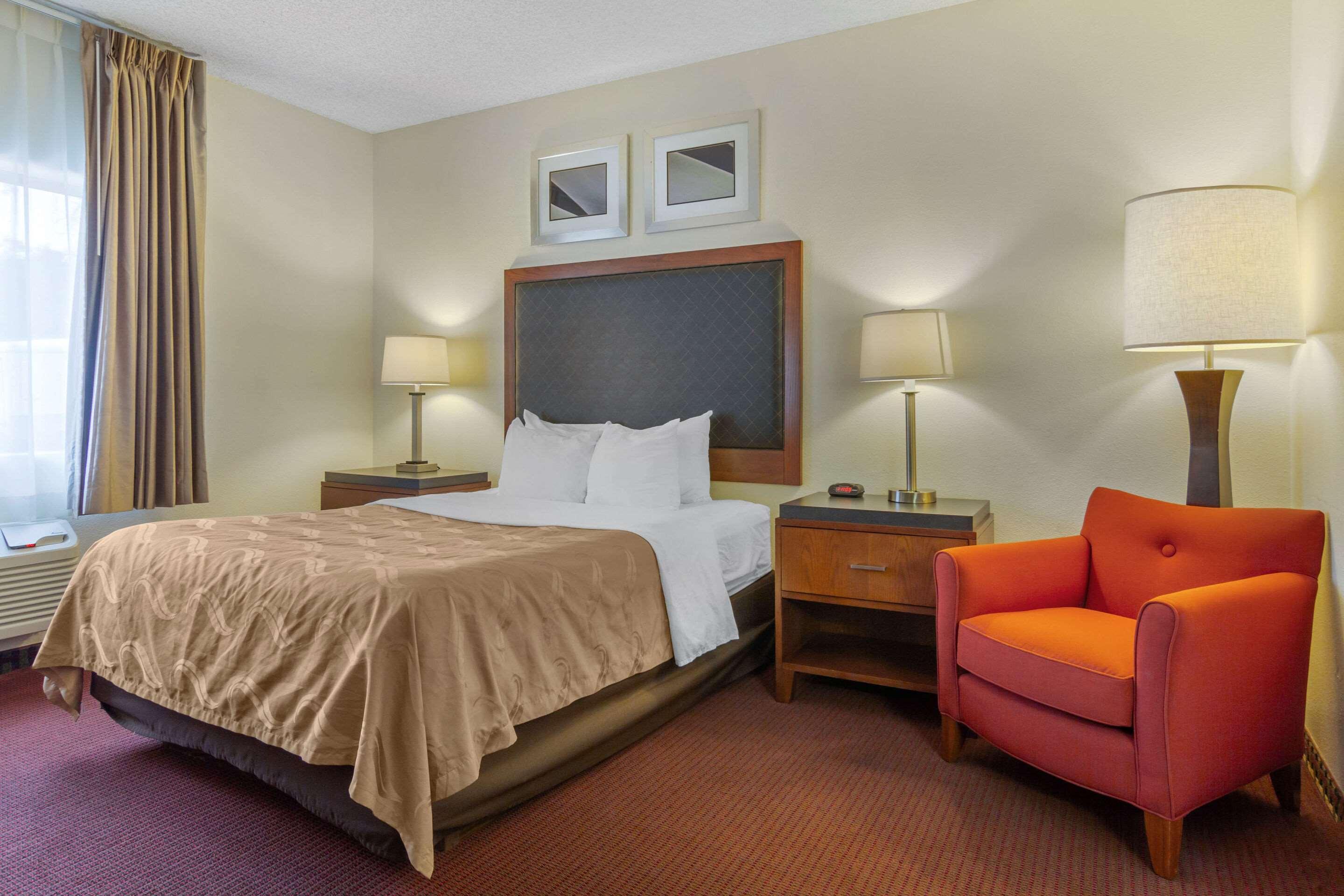 Quality Inn & Suites Lakewood - Denver Southwest エクステリア 写真