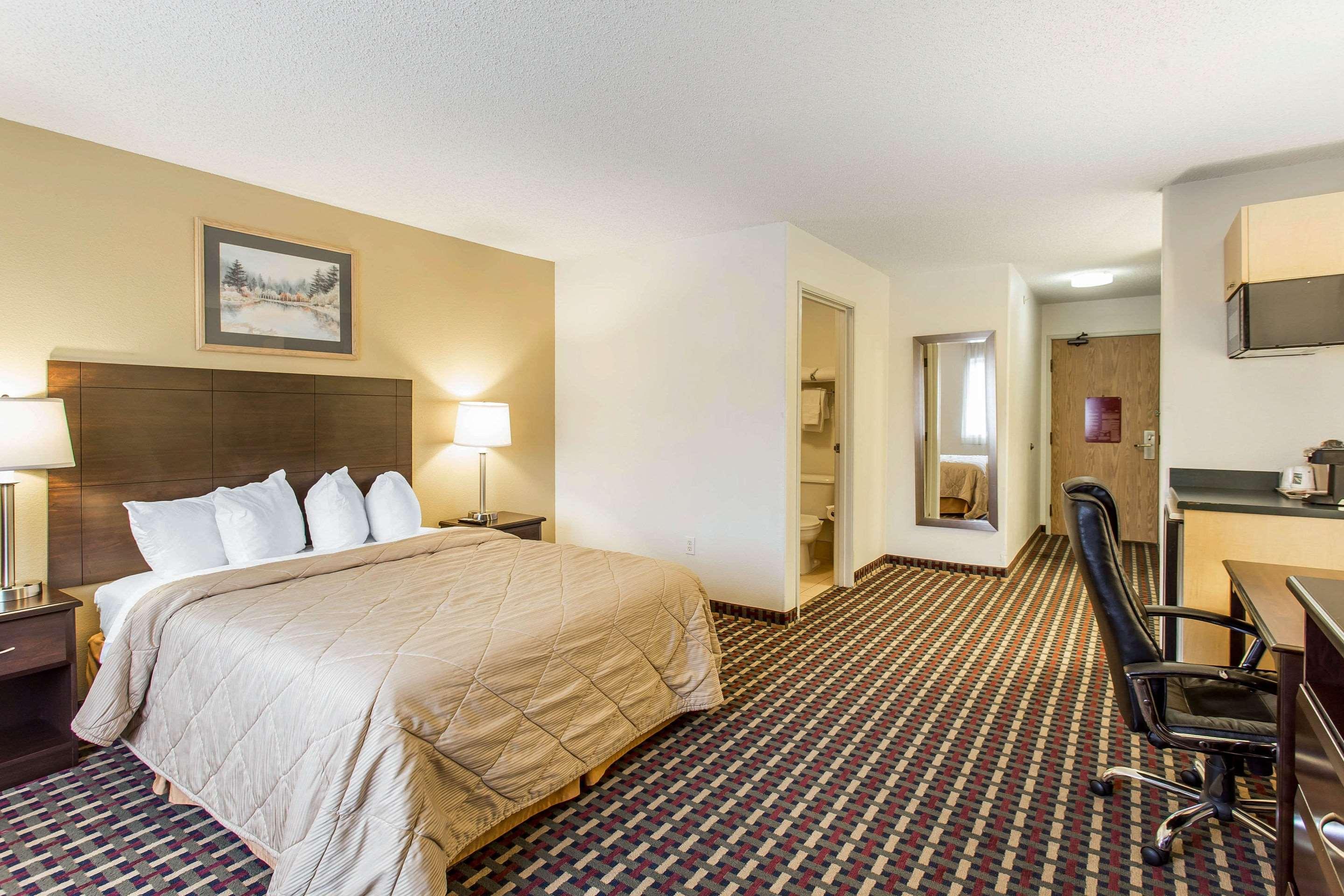 Quality Inn & Suites Lakewood - Denver Southwest エクステリア 写真
