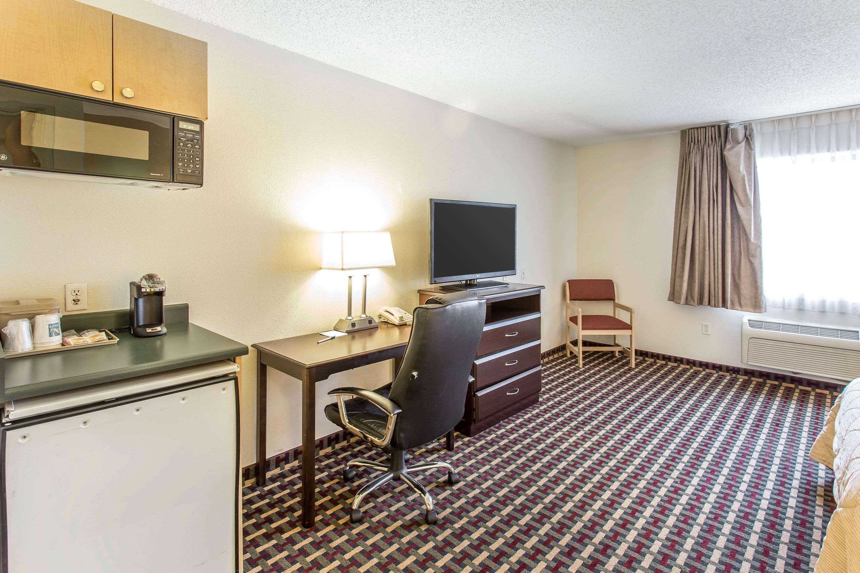 Quality Inn & Suites Lakewood - Denver Southwest エクステリア 写真