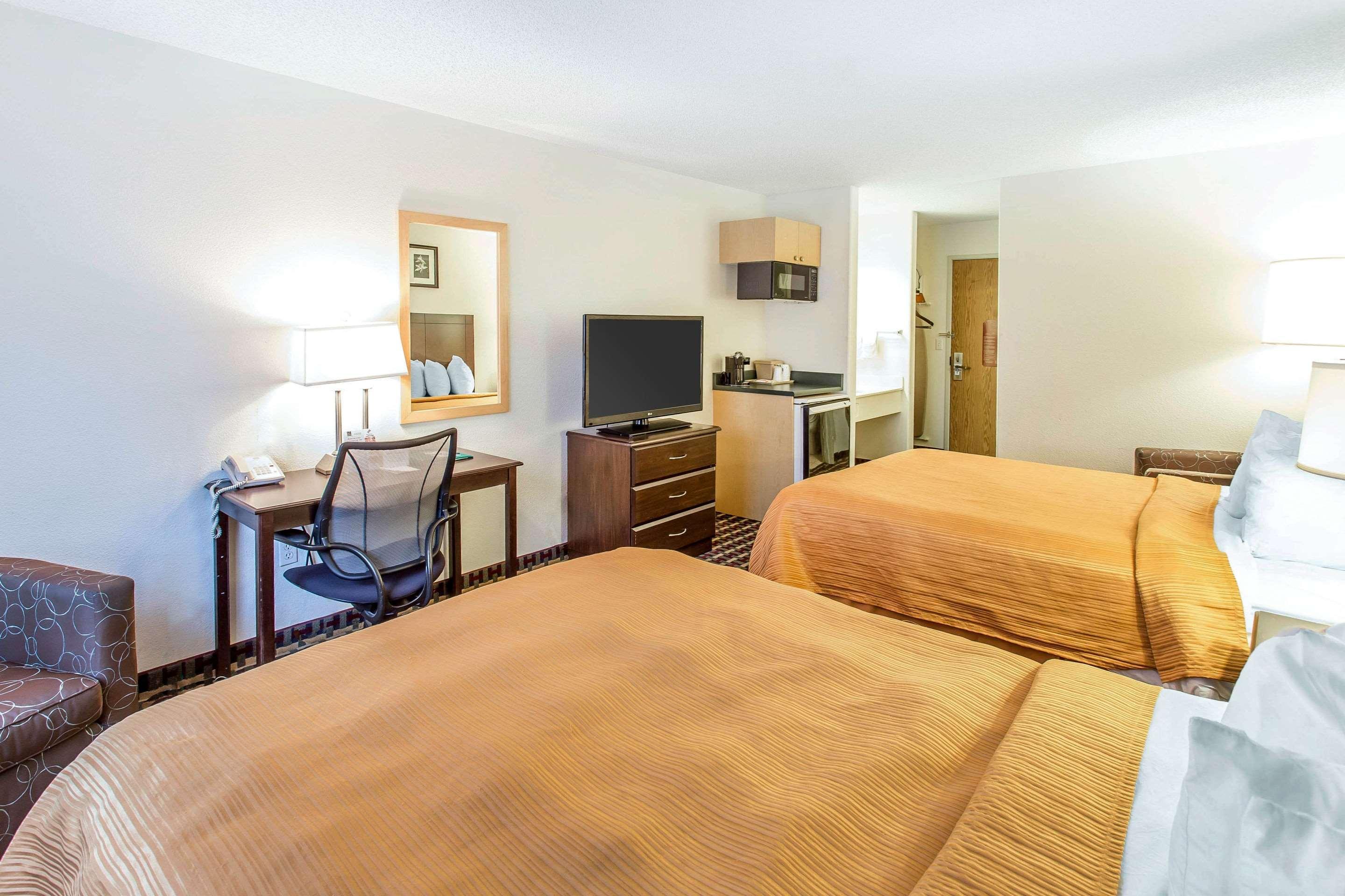 Quality Inn & Suites Lakewood - Denver Southwest エクステリア 写真