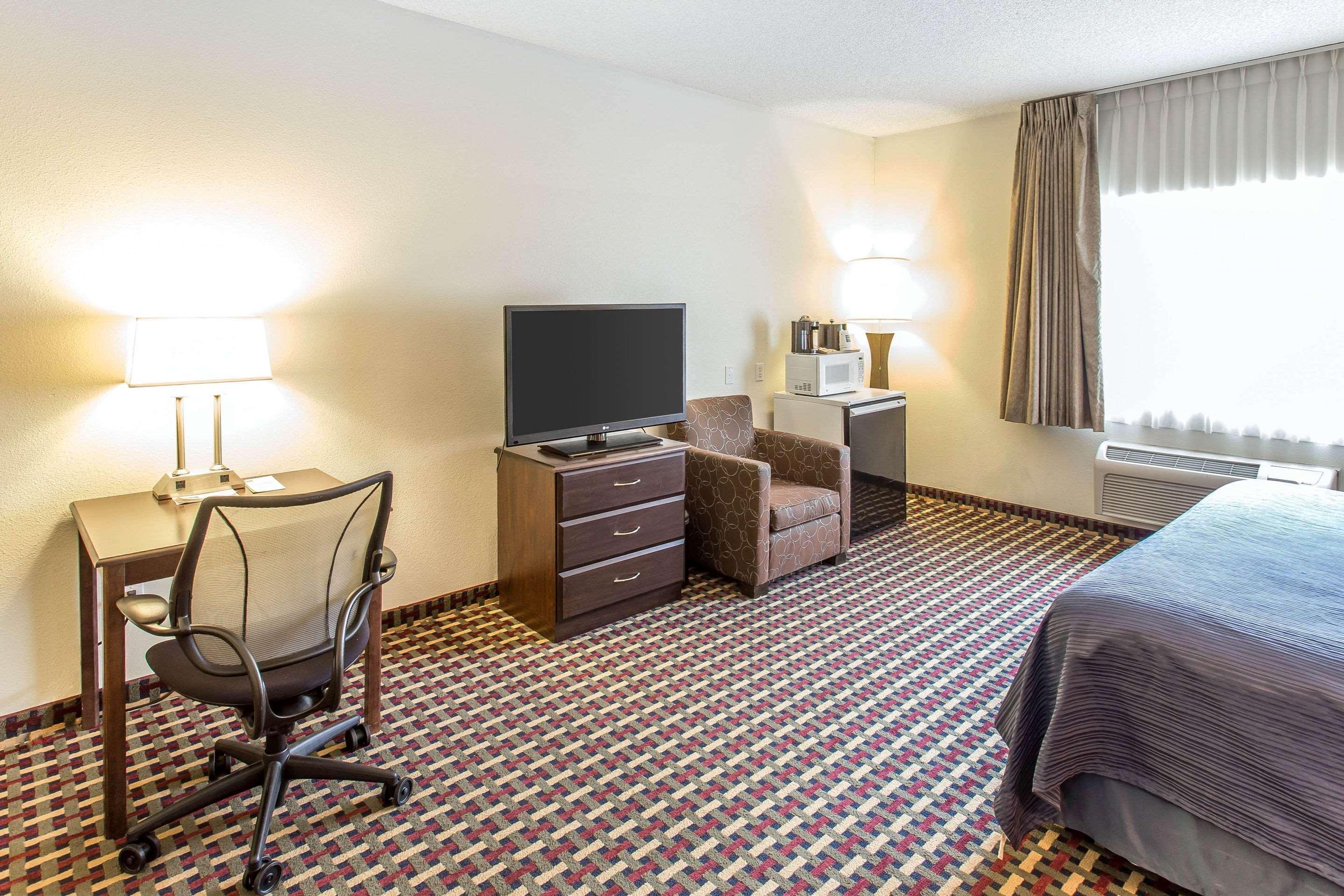 Quality Inn & Suites Lakewood - Denver Southwest エクステリア 写真