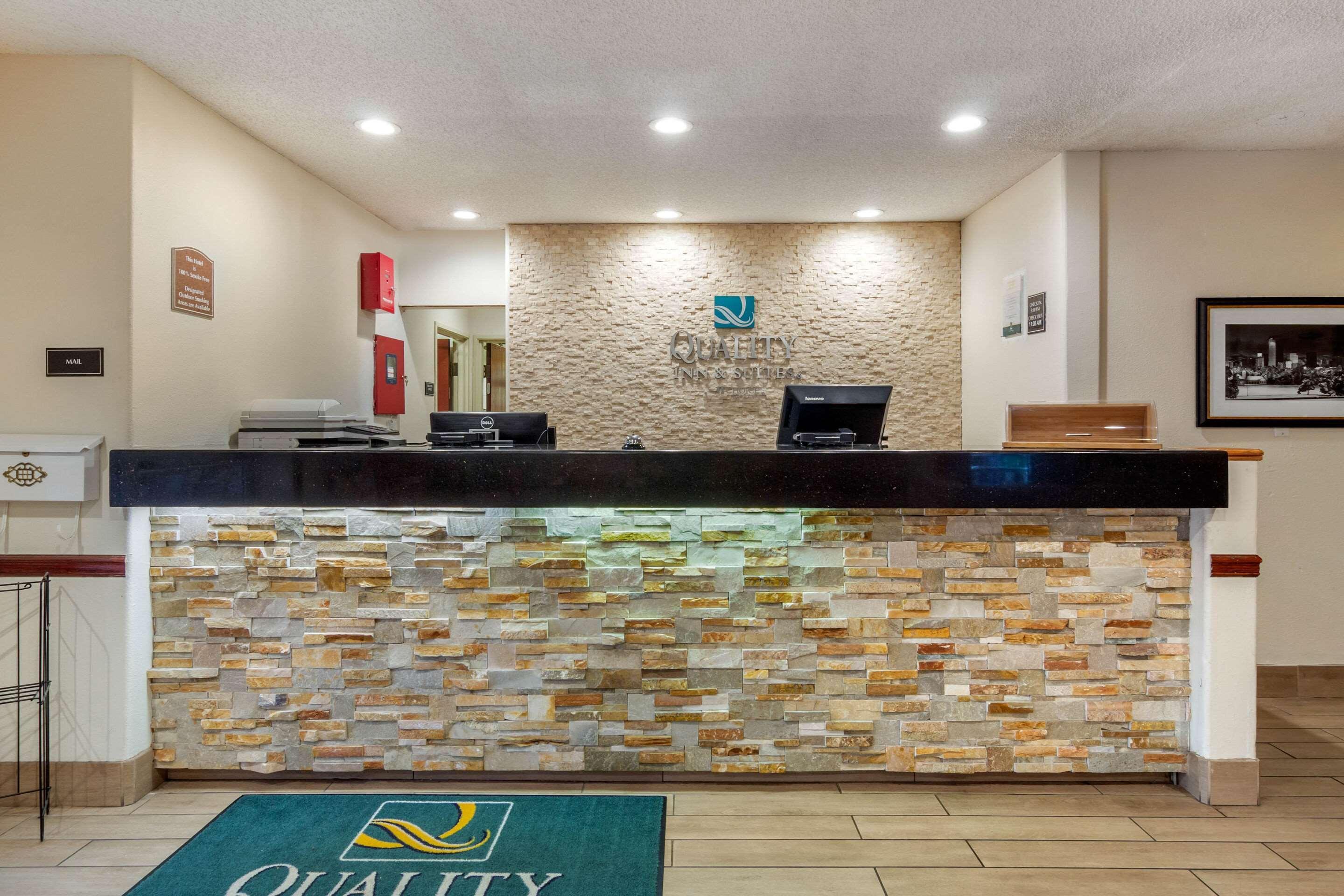 Quality Inn & Suites Lakewood - Denver Southwest エクステリア 写真