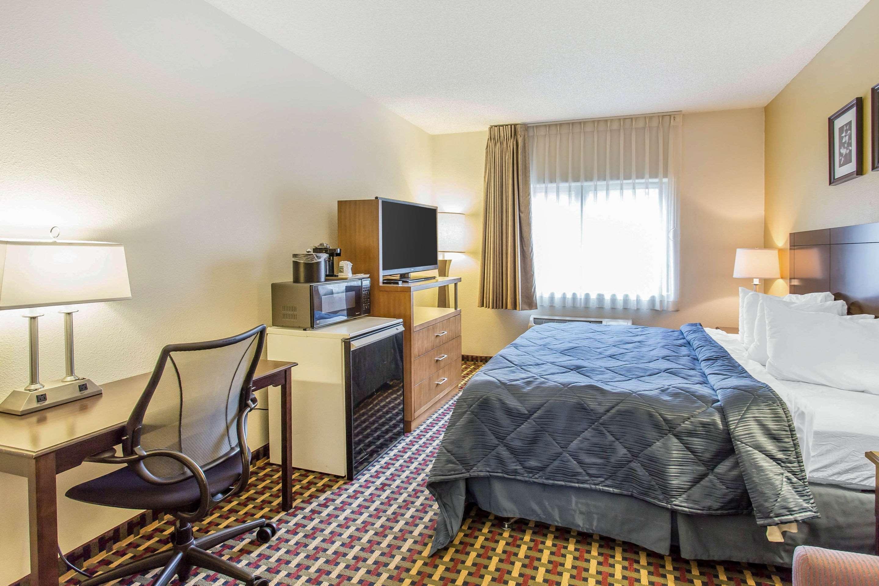Quality Inn & Suites Lakewood - Denver Southwest エクステリア 写真