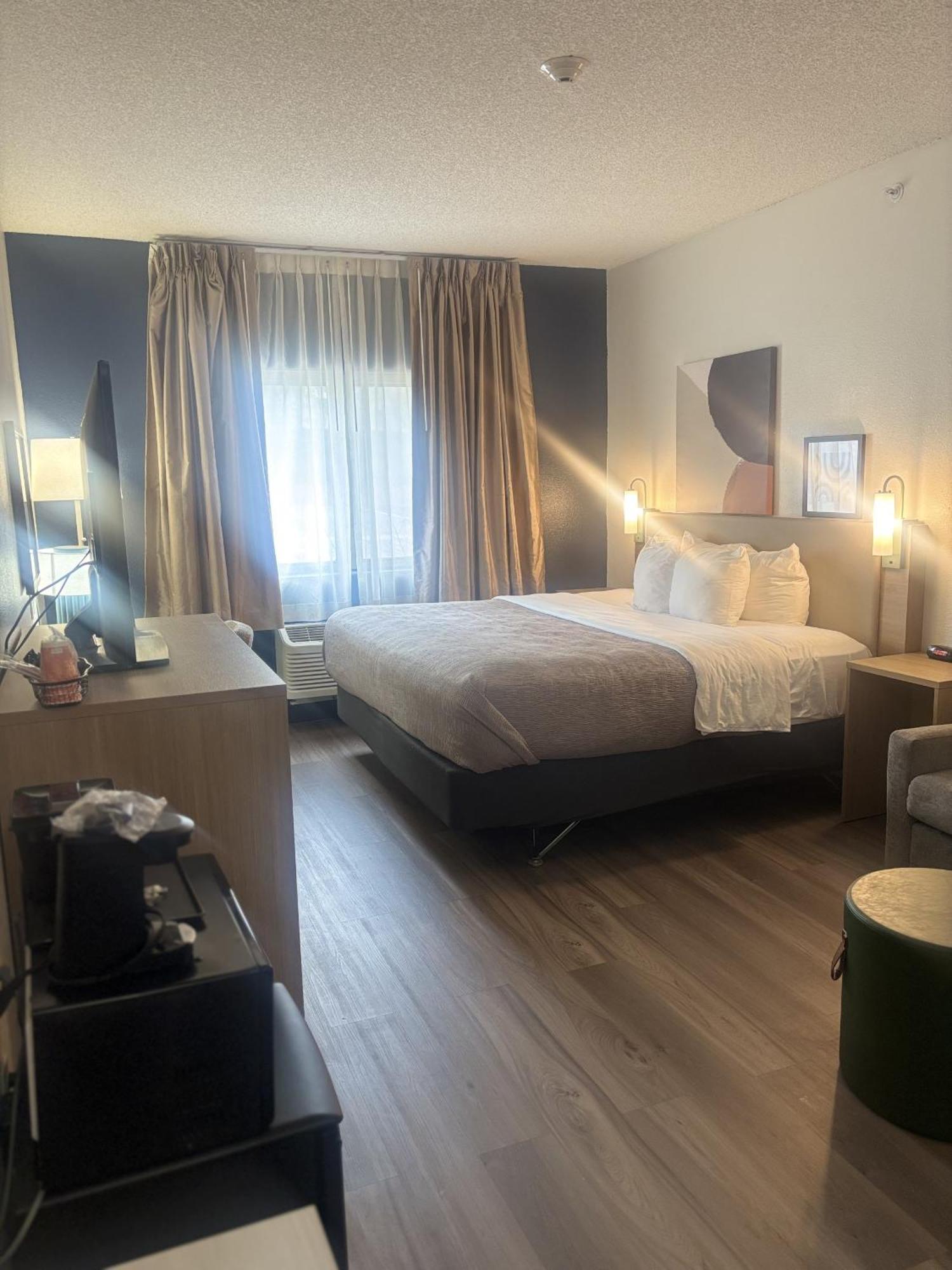 Quality Inn & Suites Lakewood - Denver Southwest エクステリア 写真