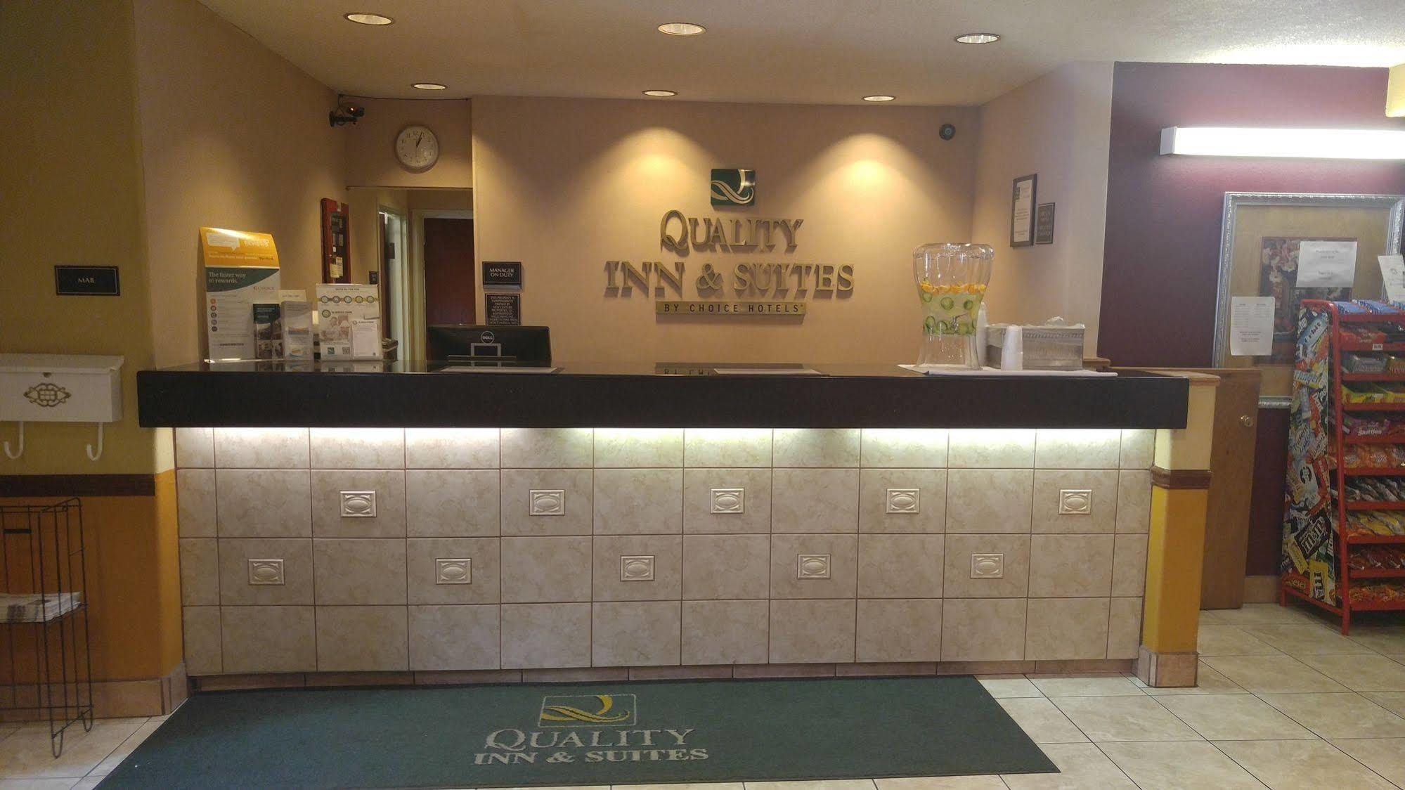 Quality Inn & Suites Lakewood - Denver Southwest エクステリア 写真