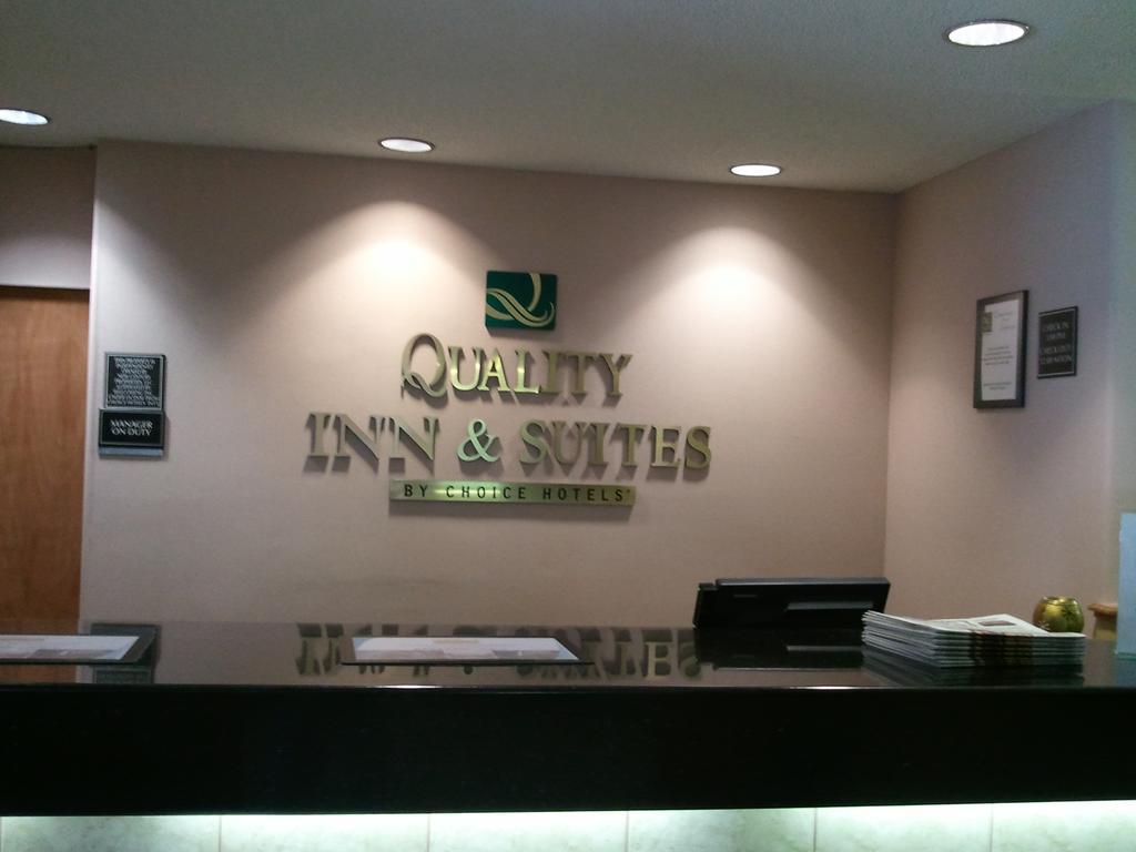 Quality Inn & Suites Lakewood - Denver Southwest エクステリア 写真